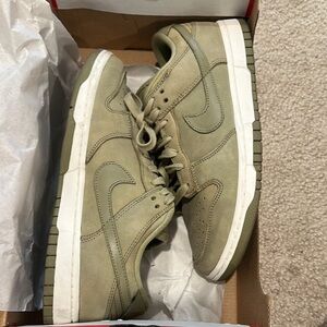Nike Green Dunk Sneakers Classic Silhouette